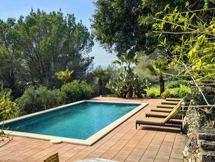 Chalet para 8 personas, con terraza además de jardín y piscina - 1