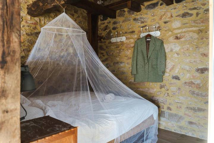 Gîte pour 2 personnes, avec jacuzzi et sauna ainsi que jardin et piscine à Saint-Désiré - 2