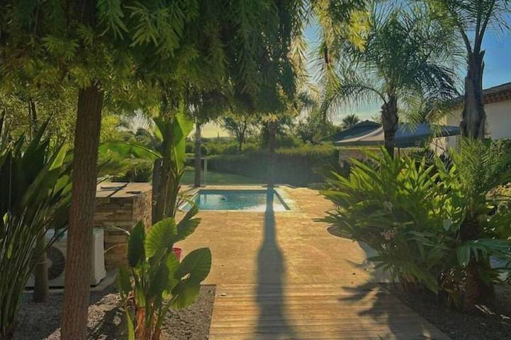 Gîte pour 2 personnes, avec jardin ainsi que jacuzzi et terrasse - 1