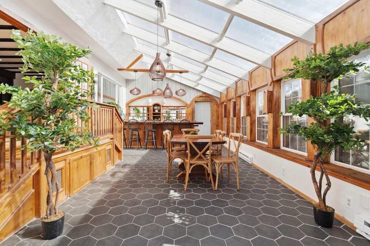 Chalet para 32 personas, con piscina y jacuzzi además de jardín y sauna - 1