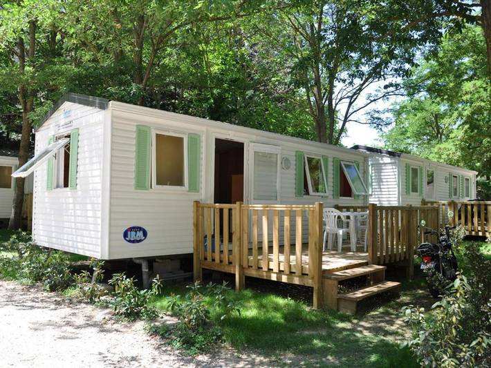 Location de vacances pour 4 personnes, avec terrasse et piscine, animaux acceptés à Saint-Martin-Lys