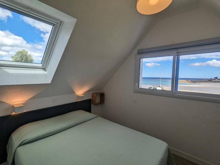 Location de vacances pour 6 personnes, avec vue et terrasse ainsi que jardin et piscine, animaux acceptés dans Plage de Trestel - 2