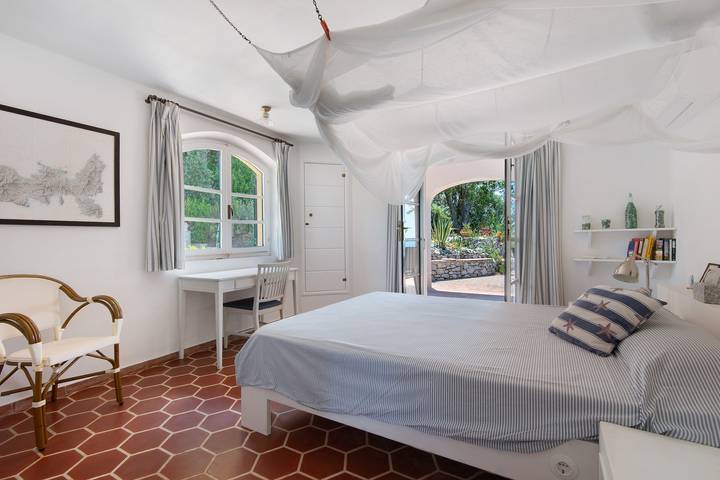 Villa 'Le Ginestre Di Mare' with Sea View, Private Terrace and Private Garden in Spiaggia di Stecchi, Capoliveri