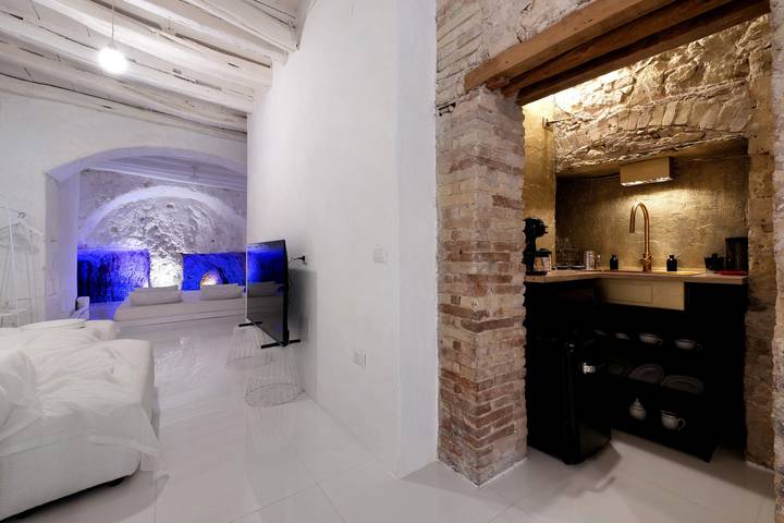 Hel lägenhet, Apartment 'Casa Grotta Fallen Angel Cave' with Air Conditioning and Wi-Fi in Stampace, Cagliari