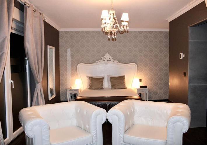 Hôtel pour 2 personnes, avec sauna ainsi que balcon et jacuzzi