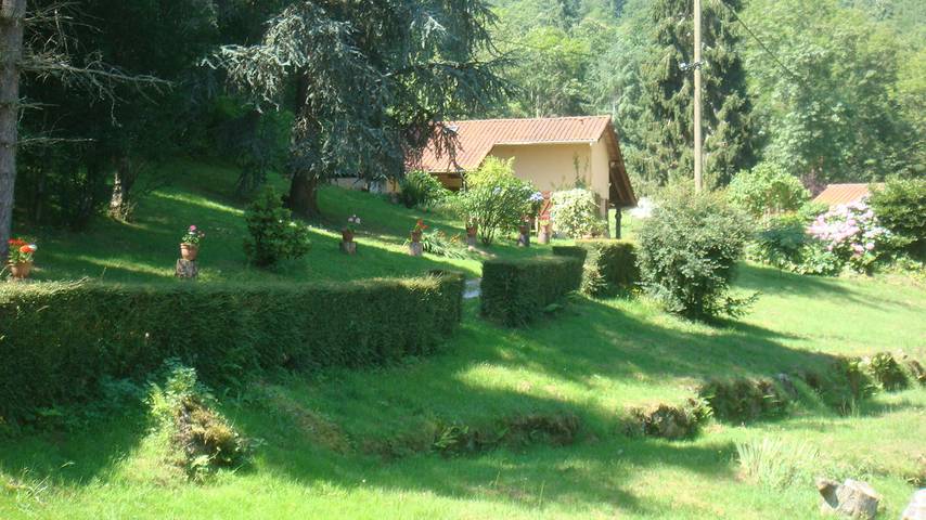 Gîte pour 4 personnes, avec terrasse et jardin