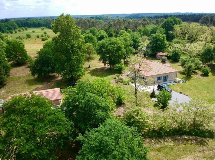Location de vacances pour 14 personnes, avec Jacuzzi et Terrasse ainsi que Jardin et Sauna à Carcen-Ponson
