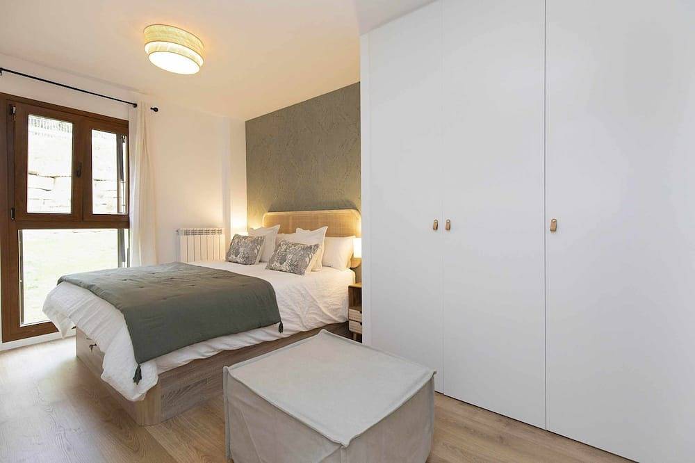 Entire apartment, Casa Pareja by Bevalle in Panticosa (Ski), Panticosa