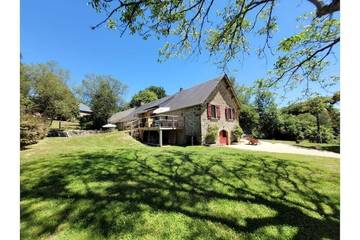 Agriturismo pour 8 personnes, avec jardin à Saint-Yrieix-le-Déjalat