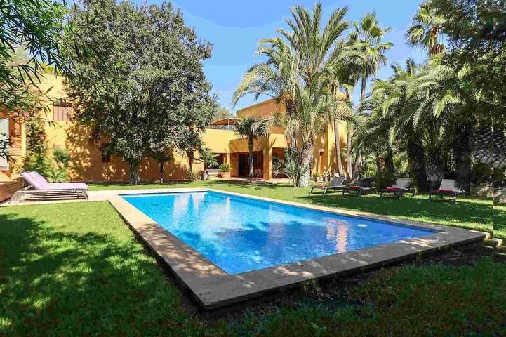 Villa für 8 Personen, mit Balkon und Garten sowie Pool - 1