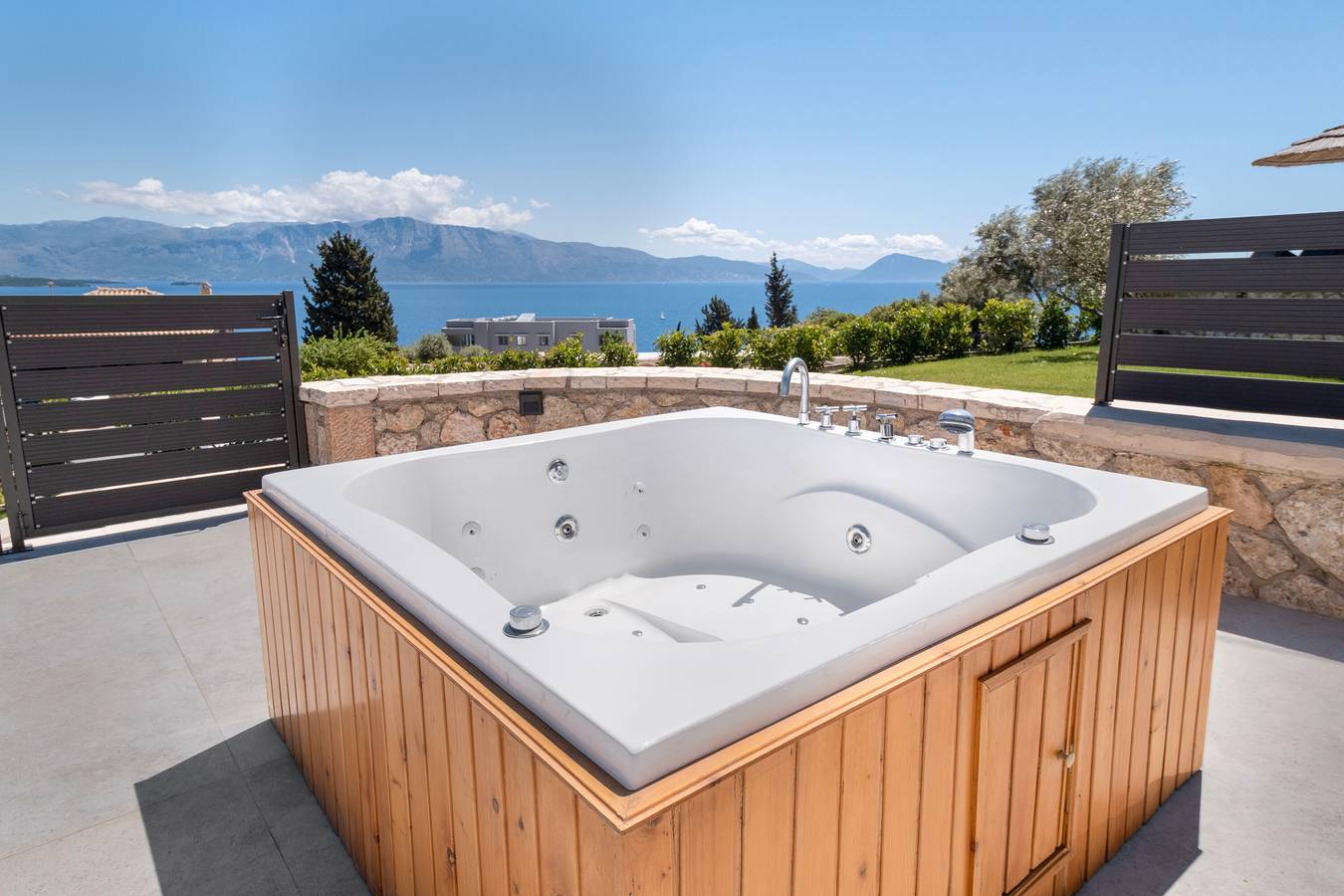 Villa 'Alia 1' with Sea View, Wi-Fi and Air Conditioning in Nikiana, Alexandros