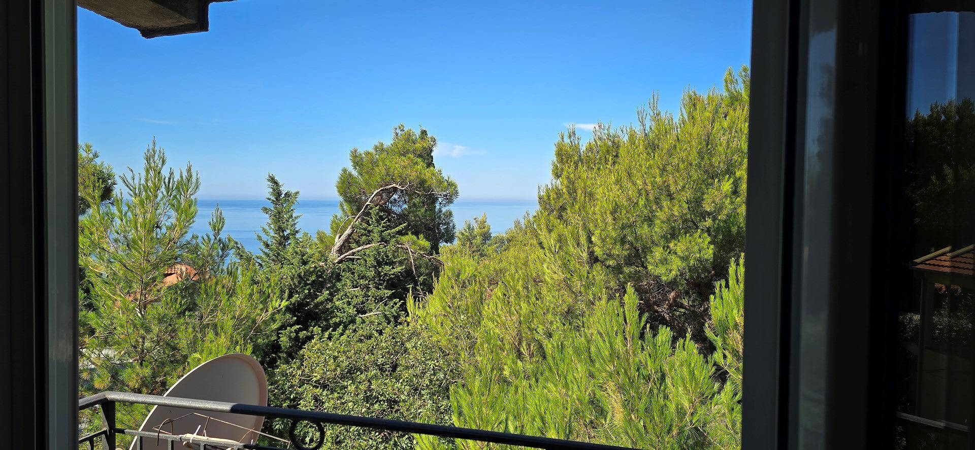 Hel lägenhet, Three Bedroom Apartment with Seaview in Šušanj, Montenegro