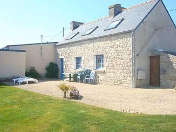 Gîte pour 6 personnes, avec terrasse et jardin dans Kerfissien