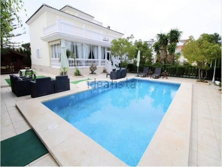 Casa rural para 15 personas, con jardín además de piscina y vistas, Familias con niños en Torremolinos - 2