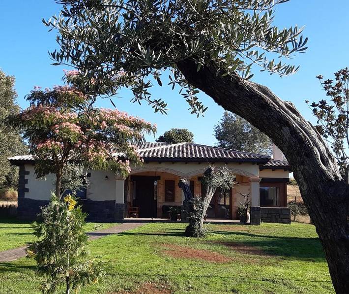 Maison de campagne pour 2 personnes, avec vue sur le lac ainsi que vue et jardin à Villasrubias