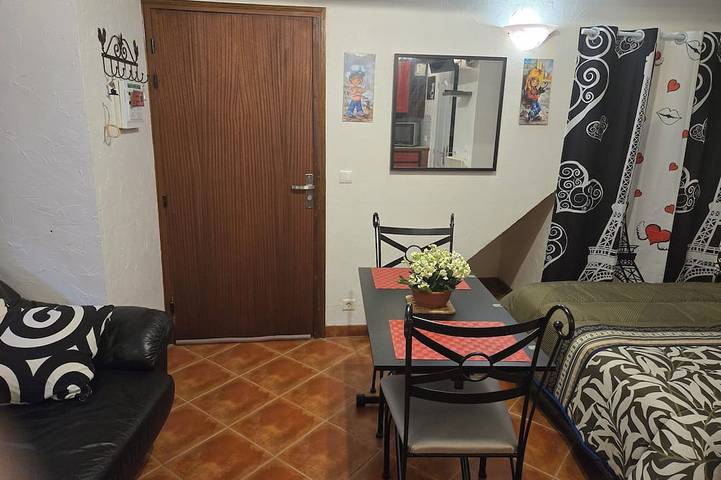 Ganze Wohnung, J-O - Paris - Disneyland - Bry/marne Studio 2 Personnes Centre Ville in Bry-sur-Marne, Val-de-Marne