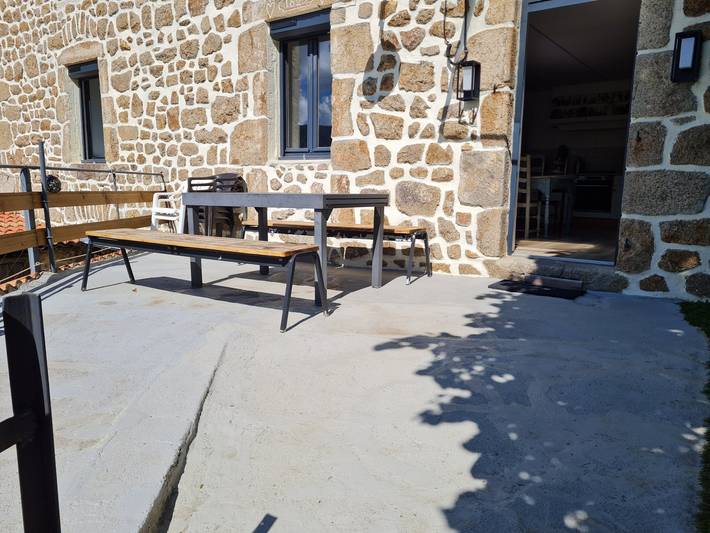 Gîte pour 9 personnes, avec terrasse et jardin à Bourg-Argental - 3