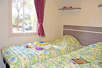 Camping pour 4 Personnes dans Le Muy, Région de Draguignan, Photo 3