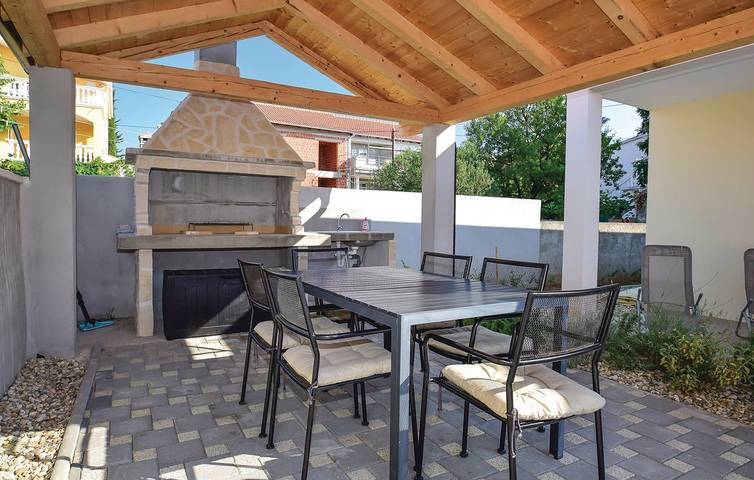 Dom dla 6 osób, z Balkon/ taras i Basen w Vodice