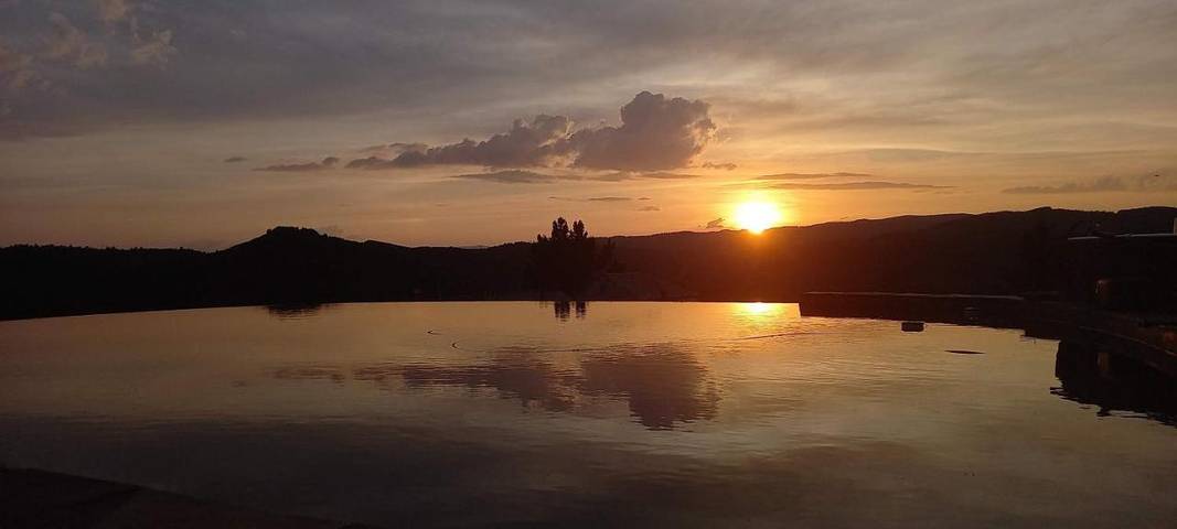 Chalet para 12 personas, con vistas además de piscina y balcón en El Bierzo - 2