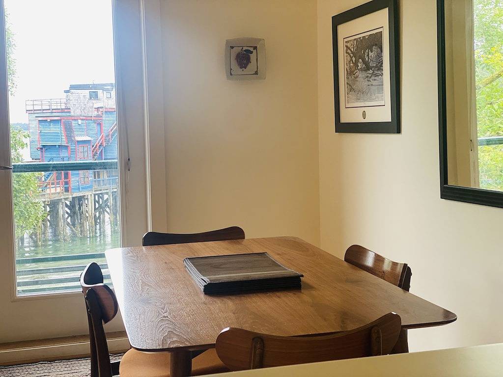 Ganze Wohnung, Tofino Waterfront Eco Condo - Waterfront downtown location in Tofino, Alberni-Clayoquot Regional District