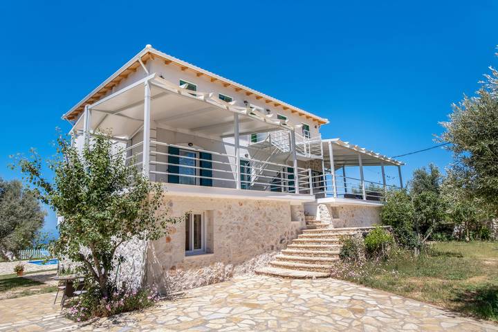 Gîte pour 2 personnes, avec jardin à Leucade