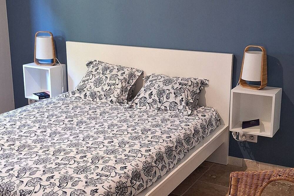 New villa with air conditioning, Wifi and private pool in Barjac in Barjac, Alès region