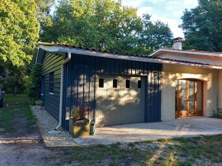 Location de vacances pour 10 personnes, avec vue ainsi que jardin et piscine à Queyrac - 4