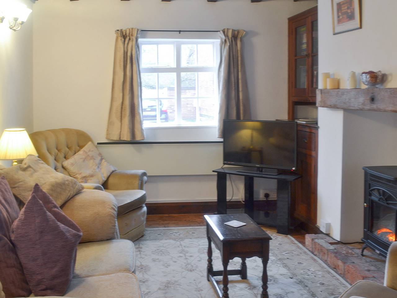Swiss Cottage - E5375 in Staffordshire