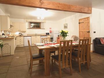 Log Cabin for 6 People in Forest of Bowland, Photo 2