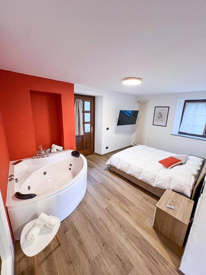 Apartamento para 4 personas, con jacuzzi, Se admiten mascotas en Aosta