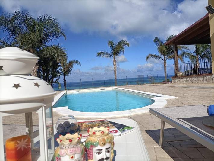 Villa per 6 persone, con giardino e panorama nonché piscina a Partinico