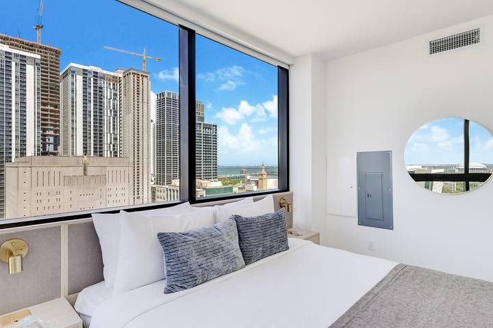 Ganze Wohnung, Ferienwohnung für 4 Personen mit Pool in Miami, Florida