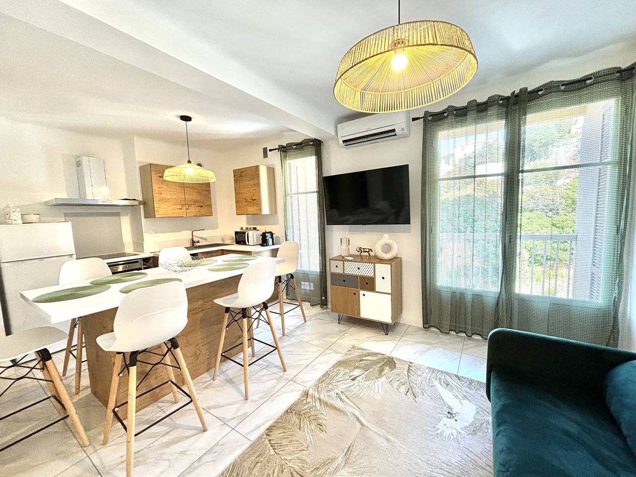 Apartamento entero, Apartamento 2 piezas cerca del centro y playa, climatizado, con aparcamiento in Ajaccio, Region de Ajaccio