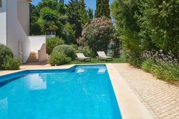 Location de vacances pour 2 personnes, avec jardin et piscine dans Alcantarilha
