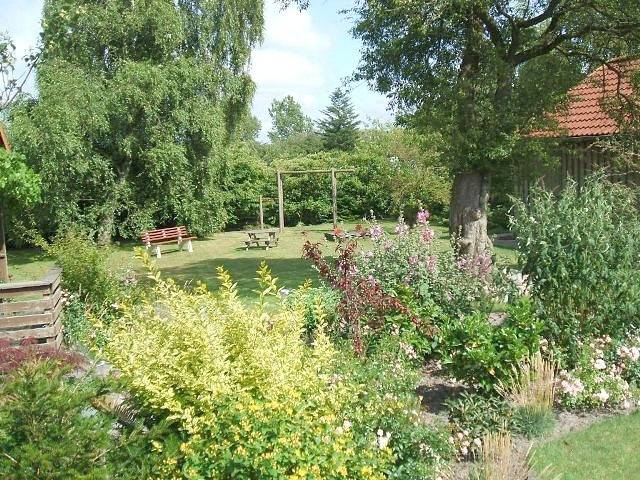 Ferienwohnung für 3 Personen, mit Terrasse und Garten in Hattstedt - 3