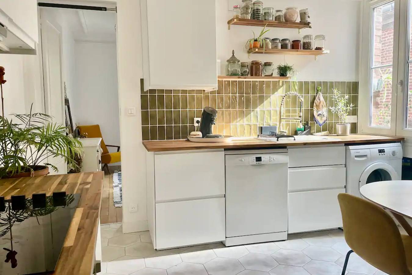 Entire apartment, Apartment with Wifi near Paris in Neuilly-sur-Seine, Hauts-de-Seine