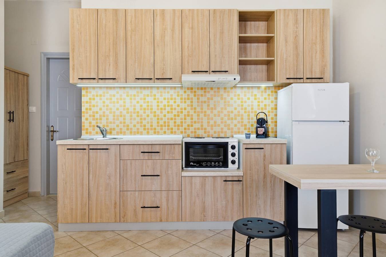 Studio entier, Studio '1' avec vue sur la montagne, Wi-Fi et climatisation in Sývota, Thesprotie