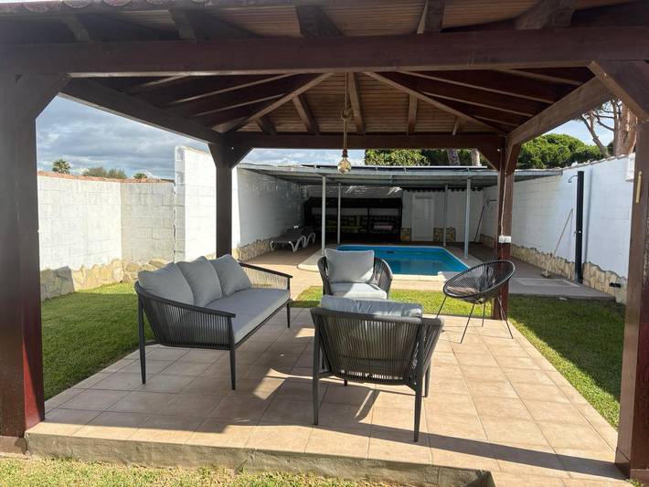 Chalet para 6 personas, con piscina además de jardín y terraza, Familias con niños en Costa de la Luz - 2