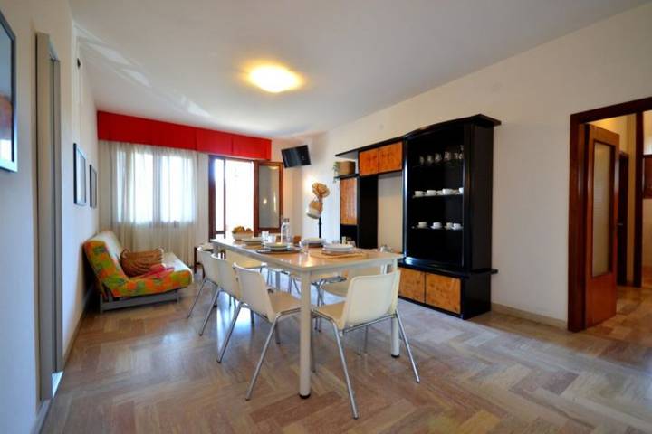 Ferienwohnung für 8 Personen, mit Ausblick und Garten, mit Haustier in Bibione