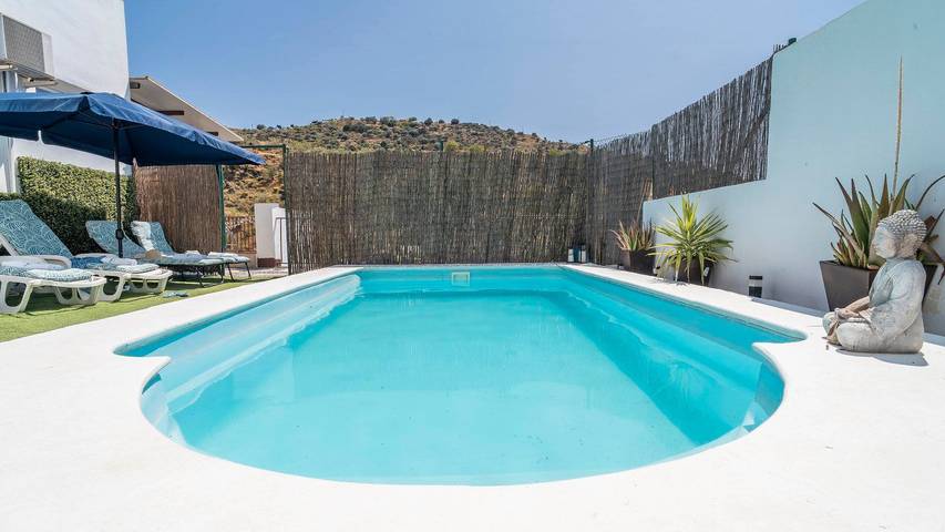 Casa de vacaciones para 6 personas, con Balcón/Terraza y Piscina en Canillas de Aceituno