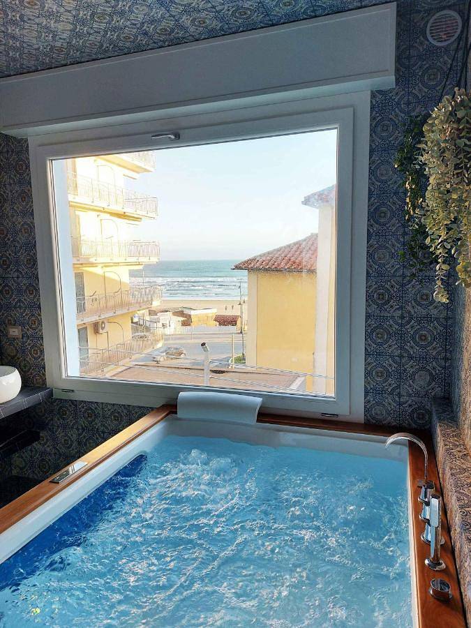 Sweet Home & Wellness affittacamere in Nettuno, Provincia di Roma