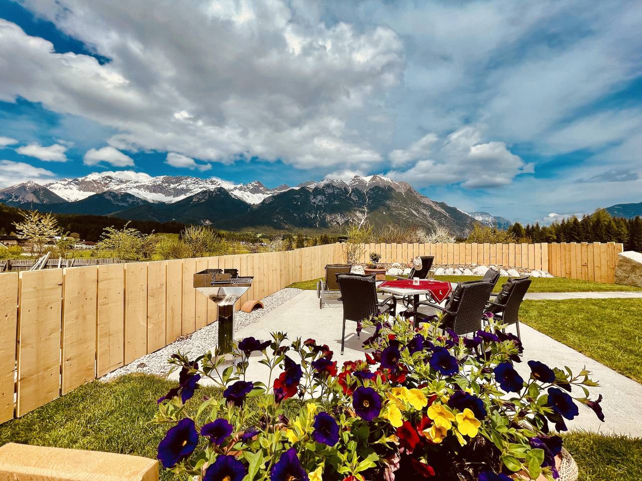 Ferienhaus mit Panoramagarten in Leutasch, Innsbruck Land
