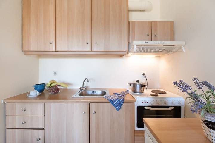 Entire studio, Studio Apartment 'Vaso' with Mountain View, Wi-Fi and Air Conditioning in Nikiana, Alexandros