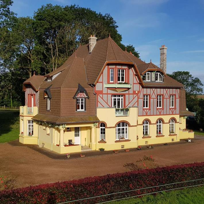 Chambre d’hôte pour 4 personnes, avec Balcon et Terrasse ainsi que Jardin et Vue dans la Somme
