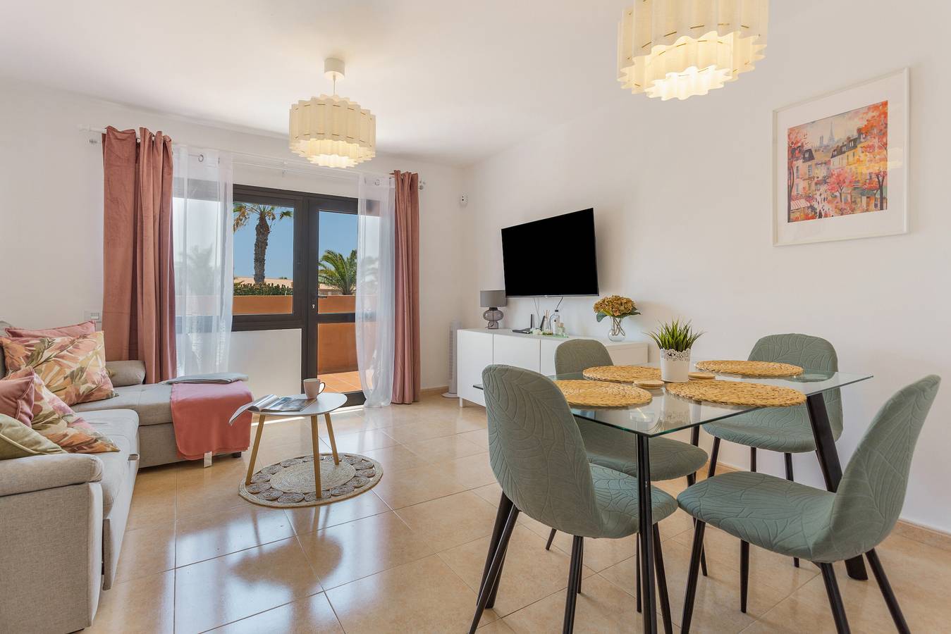 Hel leilighet, Vacation Apartment 'Oasis Del Paraiso' with Mountain View, Shared Pool and Wi-Fi in Corralejo, La Oliva