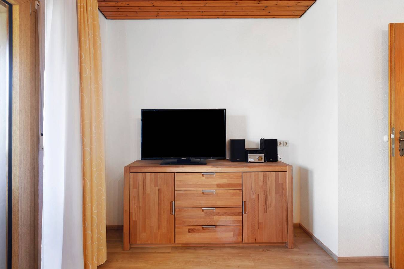 Ganze Wohnung, Ferienwohnung 'Arnika' mit Bergblick, Gemeinschaftsgarten und Wlan in Bernau im Schwarzwald, Südschwarzwald