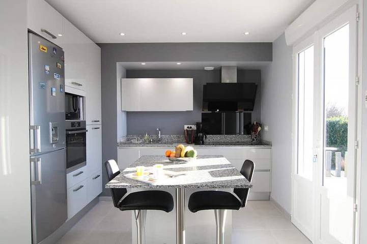 Gîte pour 10 personnes, avec jardin à Gratot