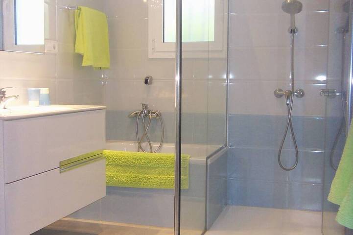 Independent villa, pool, 10x300m yard, beach, Wi-Fi, for disabled people in el Perelló, Costa Dorada