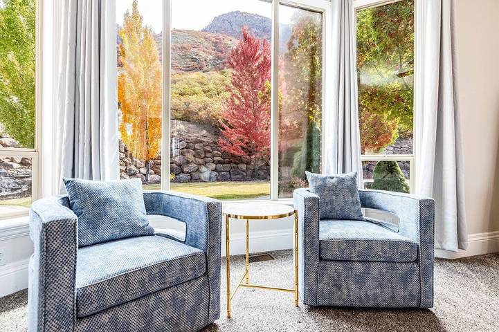 Vacation rental for 24 people, with terrace and hot tub in Utah County